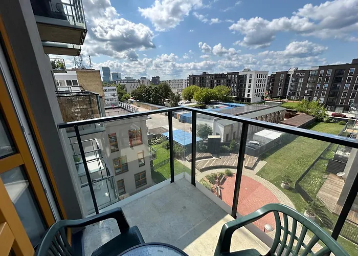 Your Home - Stylish Studio Apartment In Center, With Balcony & Self Check-In