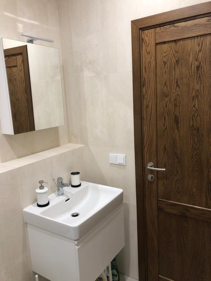 Your - Stylish In Center, With Balcony & Self Check-in Butas