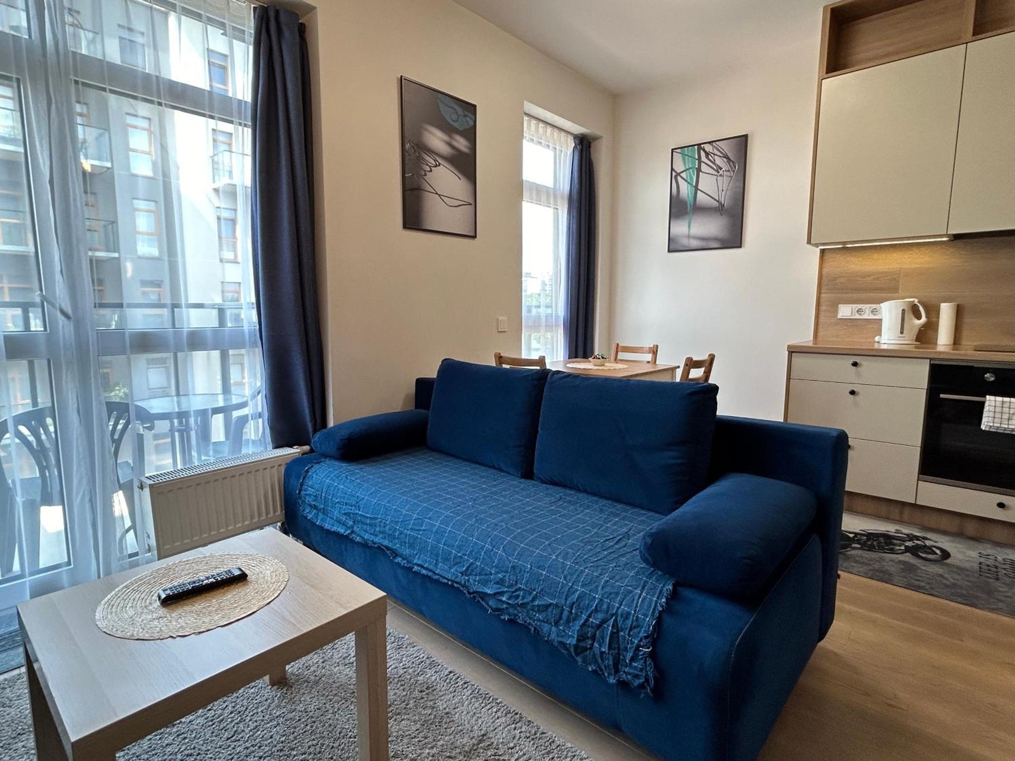 Butas Your - Stylish In Center, With Balcony & Self Check-in